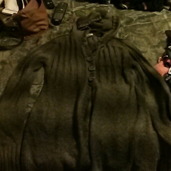 Sweater - Picture 1 of 3